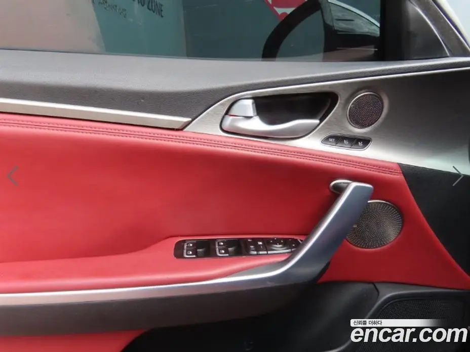 Kia Stinger 2017 3.3 автомат (гидро), фото 15 Kia Stinger 2017 3.3 автомат (гидро), фото 15