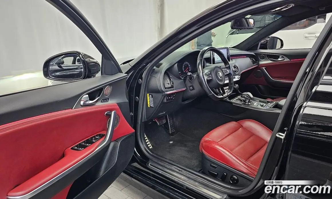 Kia Stinger 2018 3.3 автомат (гидро), фото 13 Kia Stinger 2018 3.3 автомат (гидро), фото 13