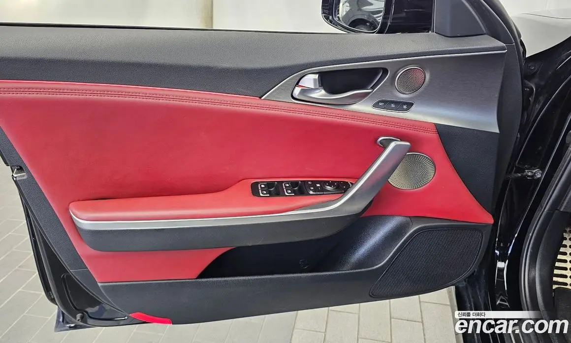 Kia Stinger 2018 3.3 автомат (гидро), фото 14 Kia Stinger 2018 3.3 автомат (гидро), фото 14