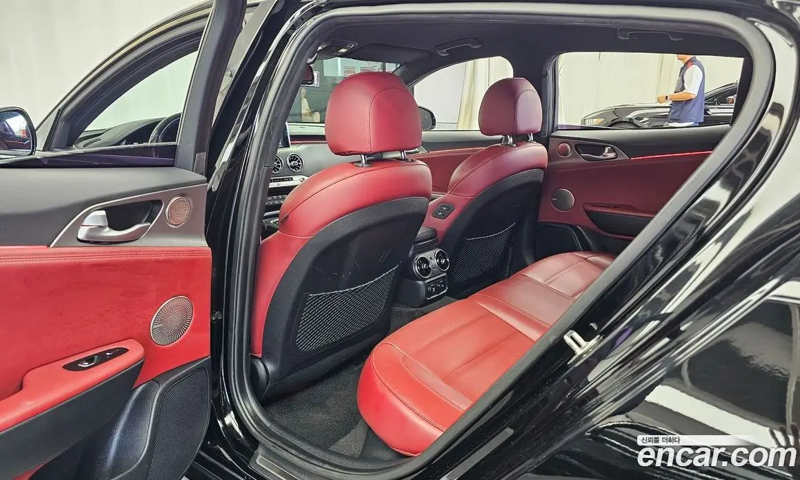 Kia Stinger 2018 3.3 автомат (гидро), фото 16 Kia Stinger 2018 3.3 автомат (гидро), фото 16