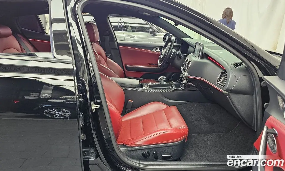 Kia Stinger 2018 3.3 автомат (гидро), фото 17 Kia Stinger 2018 3.3 автомат (гидро), фото 17