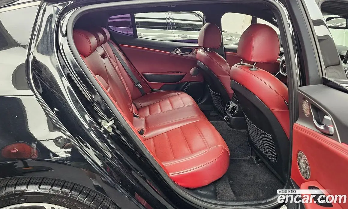 Kia Stinger 2018 3.3 автомат (гидро), фото 18 Kia Stinger 2018 3.3 автомат (гидро), фото 18