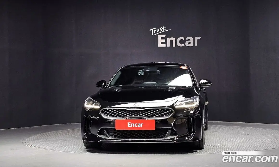 Kia Stinger 2018 3.3 автомат (гидро), фото 3 Kia Stinger 2018 3.3 автомат (гидро), фото 3