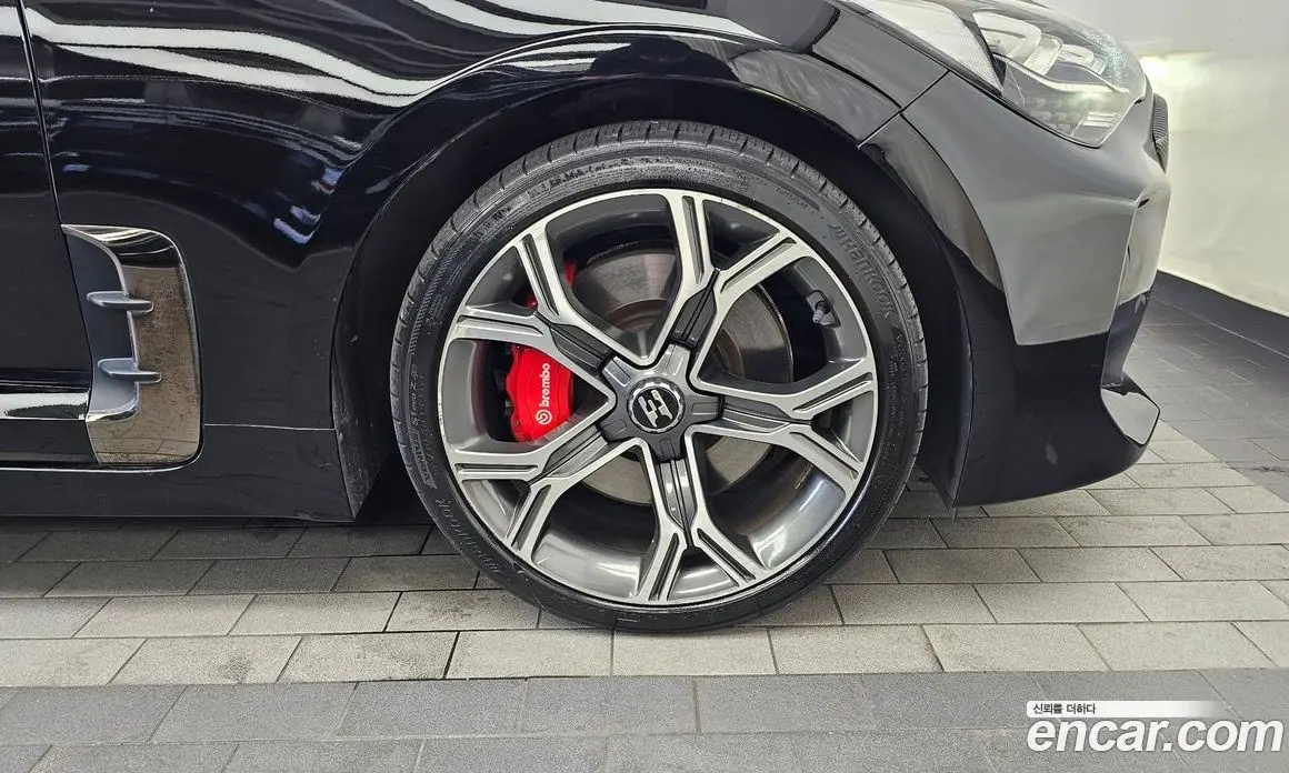 Kia Stinger 2018 3.3 автомат (гидро), фото 7 Kia Stinger 2018 3.3 автомат (гидро), фото 7
