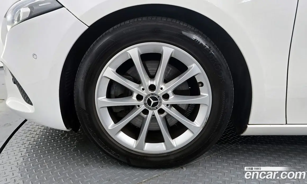 Mercedes-Benz A-Class 2020 2.0 автомат (гидро), фото 5