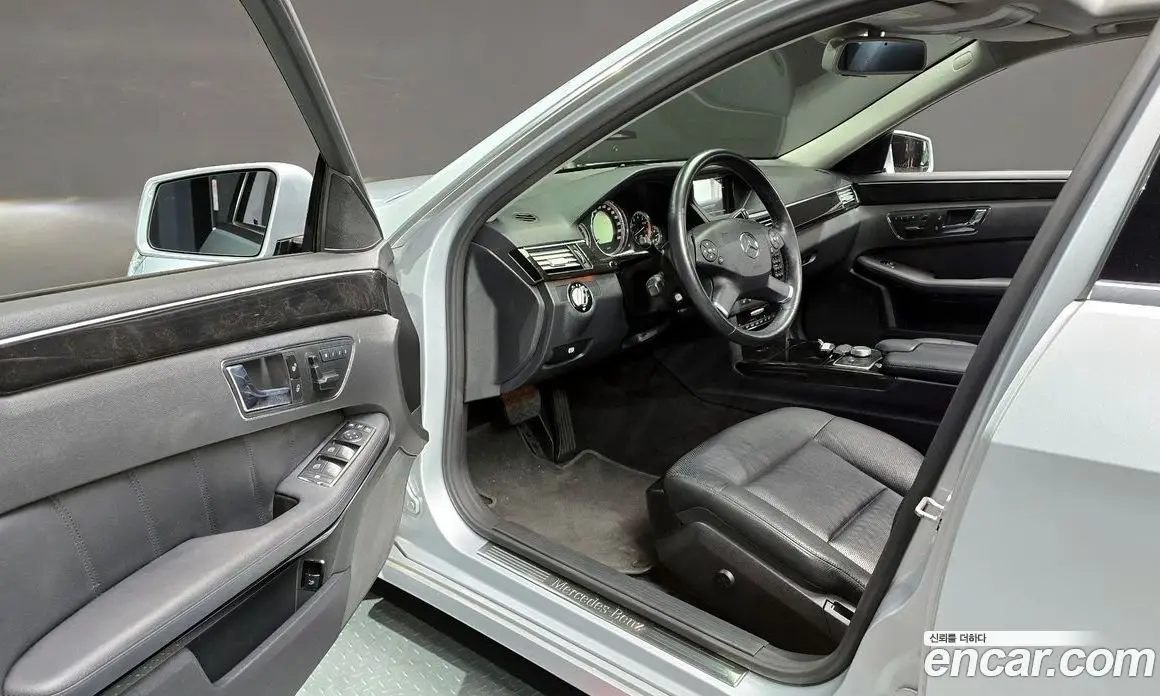 Mercedes-Benz E-Class 2009 3.5 автомат (гидро), фото 10 Mercedes-Benz E-Class 2009 3.5 автомат (гидро), фото 10