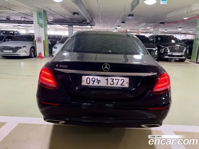 Mercedes-Benz E-Class 2017 2.0 автомат (гидро), миниатюра 3