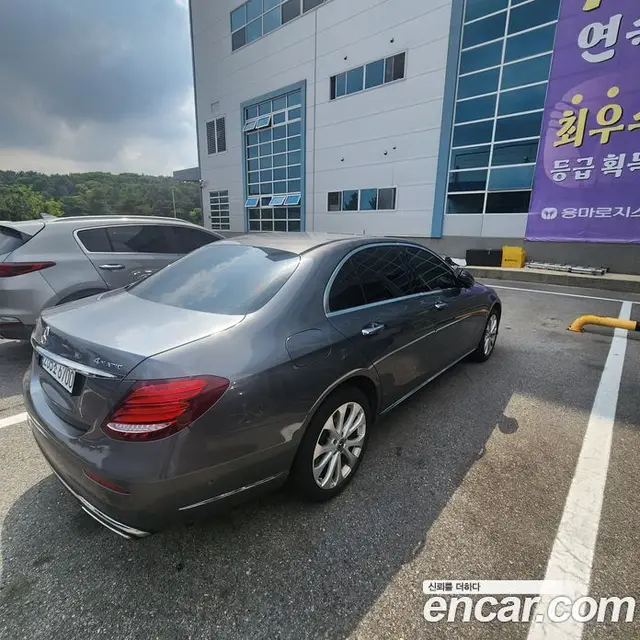 Mercedes-Benz E-Class 2018 2.0 автомат (гидро), миниатюра 2 Mercedes-Benz E-Class 2018 2.0 автомат (гидро), миниатюра 2