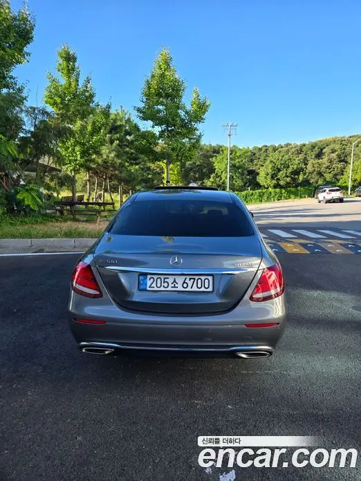 Mercedes-Benz E-Class 2018 2.0 автомат (гидро), миниатюра 4 Mercedes-Benz E-Class 2018 2.0 автомат (гидро), миниатюра 4