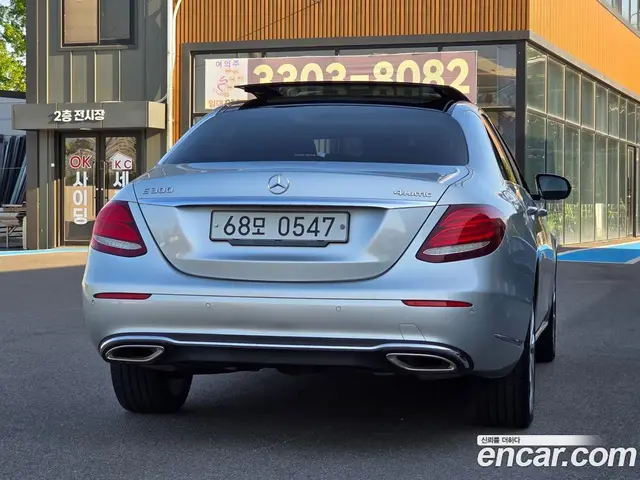 Mercedes-Benz E-Class 2019 2.0 автомат (гидро), миниатюра 2
