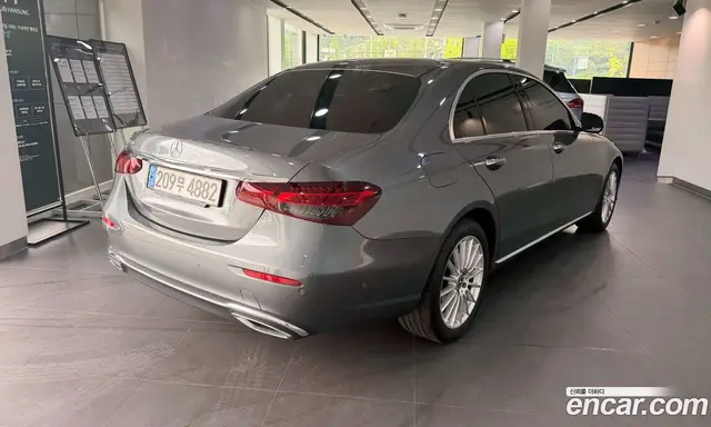 Mercedes-Benz E-Class 2022 2.0 автомат (гидро), миниатюра 2 Mercedes-Benz E-Class 2022 2.0 автомат (гидро), миниатюра 2