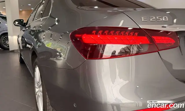 Mercedes-Benz E-Class 2022 2.0 автомат (гидро), миниатюра 12