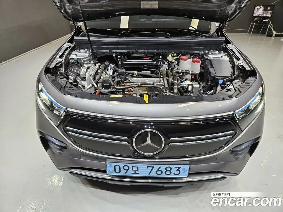 Mercedes-Benz EQB 2023 0.2 автомат (гидро), фото 6