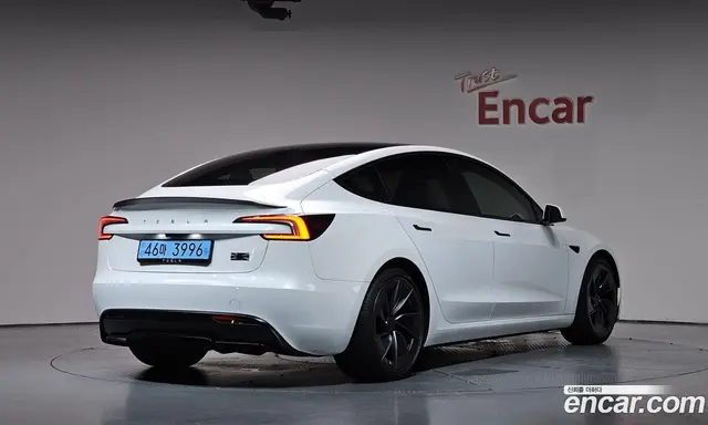 Tesla Model 3, 2026, 3 155 км