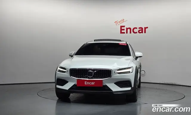 Volvo V60 2024 2.0 автомат (гидро), миниатюра 2