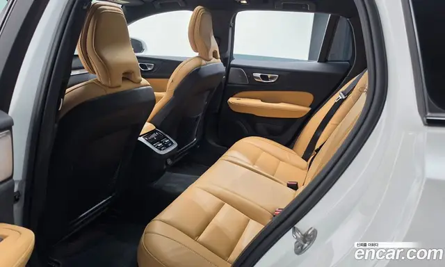 Volvo V60 2024 2.0 автомат (гидро), миниатюра 11