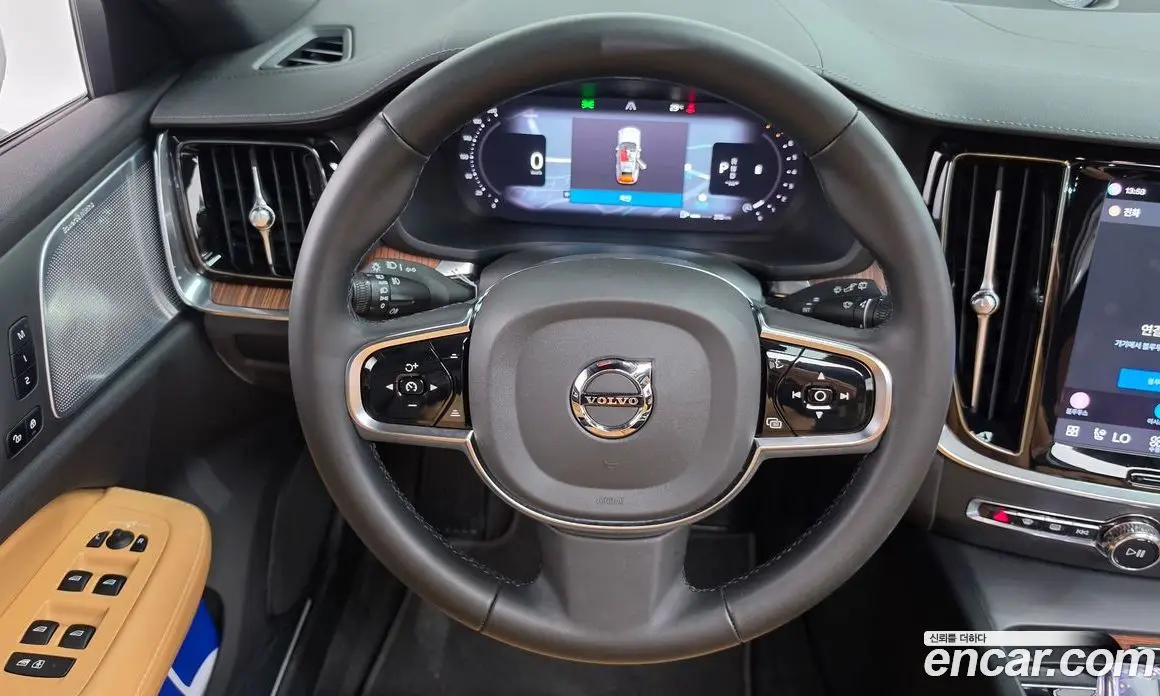 Volvo V60 2024 2.0 автомат (гидро), фото 19