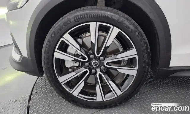 Volvo V60 2024 2.0 автомат (гидро), миниатюра 4
