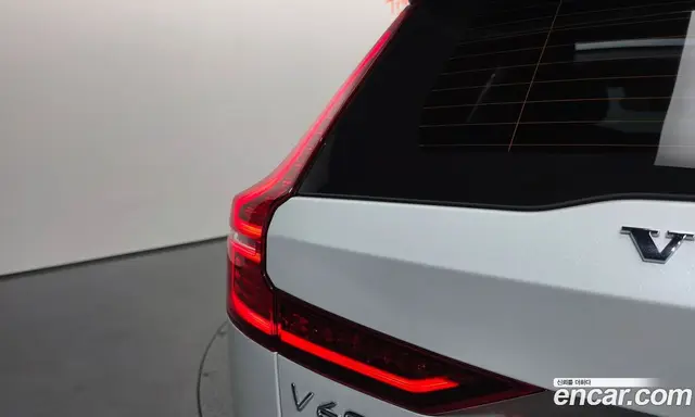 Volvo V60 2024 2.0 автомат (гидро), миниатюра 8