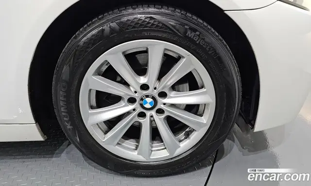 BMW 5 серия 2010 3.0 автомат (гидро), миниатюра 5
