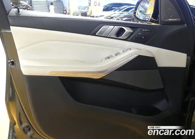 BMW X7 2022 3.0 автомат (гидро), миниатюра 11