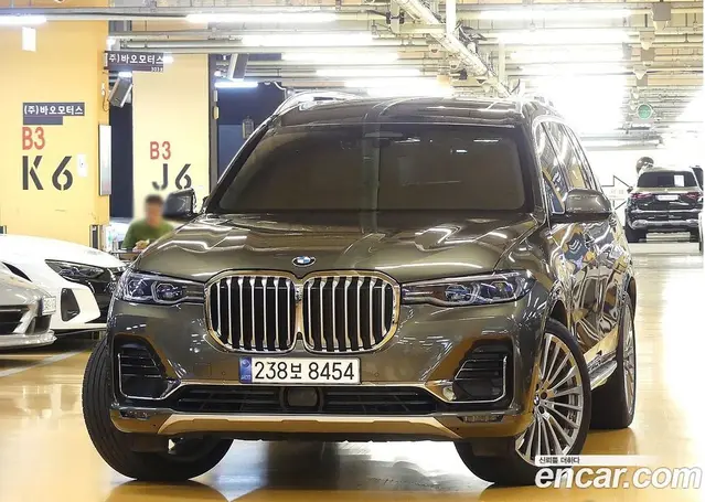 BMW X7 2022 3.0 автомат (гидро), миниатюра 3