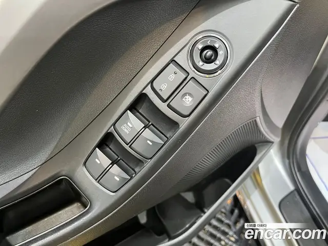 Hyundai Avante 2011 1.6 автомат (гидро), миниатюра 12