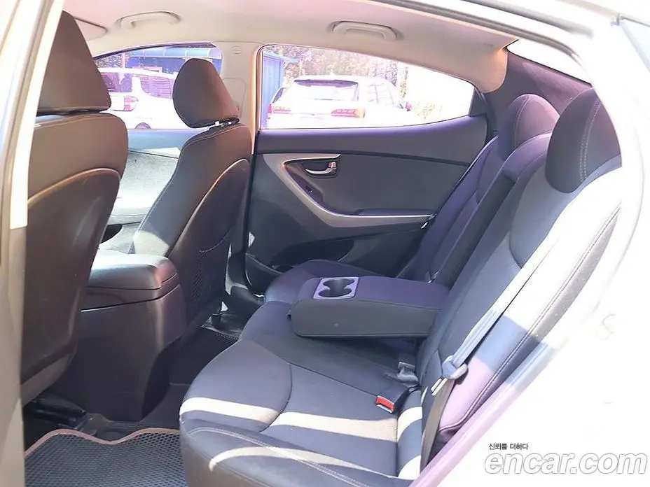 Hyundai Avante 2015 1.6 механика, фото 16
