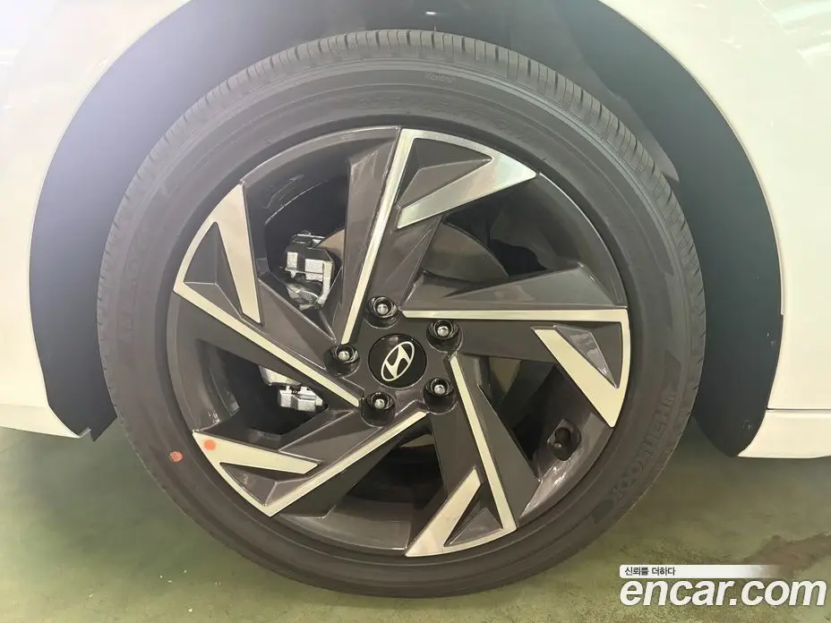 Hyundai Avante 2026 1.6 автомат (гидро), фото 15 Hyundai Avante 2026 1.6 автомат (гидро), фото 15