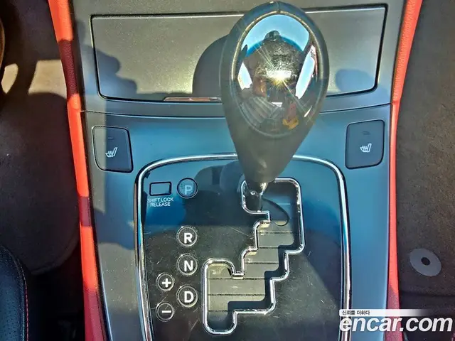 Hyundai Genesis 2011 2.0 автомат (гидро), миниатюра 9