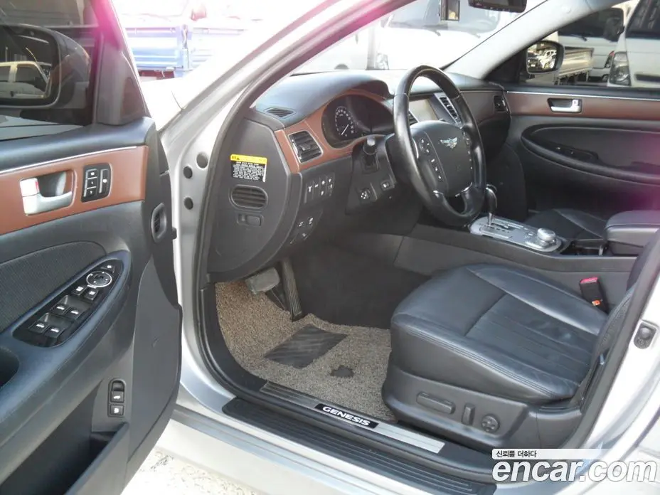 Hyundai Genesis 2012 3.3 автомат (гидро), фото 8