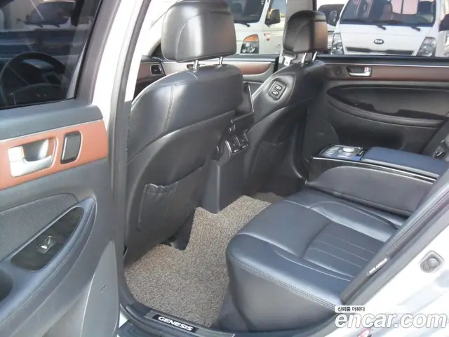 Hyundai Genesis 2012 3.3 автомат (гидро), миниатюра 9