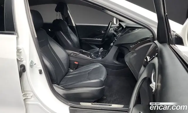 Hyundai Grandeur 2015 2.2 автомат (гидро), миниатюра 11 Hyundai Grandeur 2015 2.2 автомат (гидро), миниатюра 11