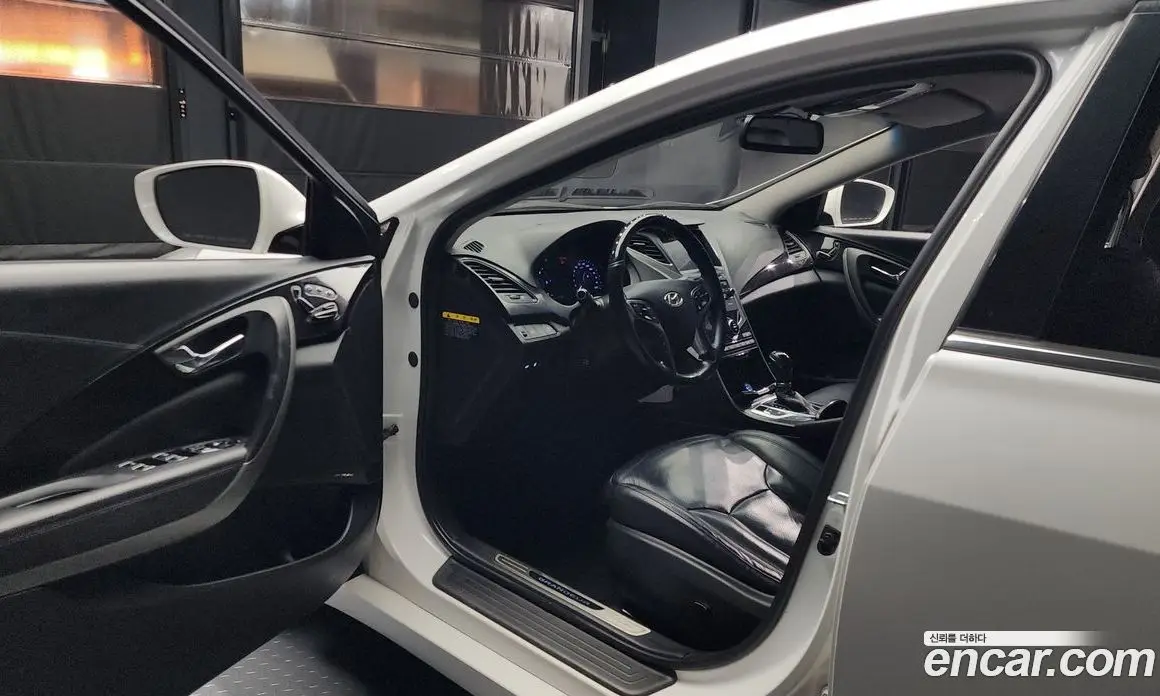 Hyundai Grandeur 2015 2.2 автомат (гидро), фото 10 Hyundai Grandeur 2015 2.2 автомат (гидро), фото 10