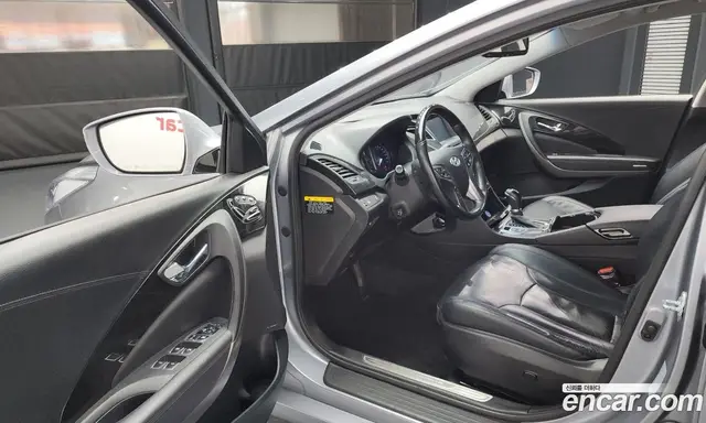 Hyundai Grandeur 2015 2.4 автомат (гидро), миниатюра 10