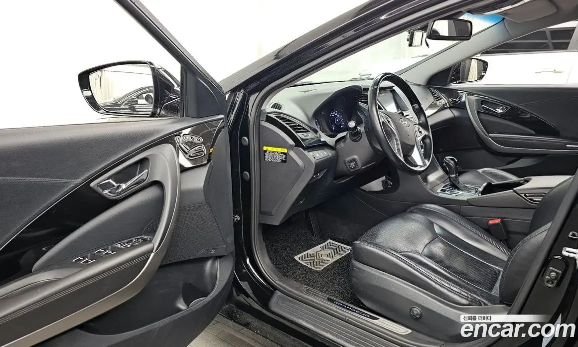 Hyundai Grandeur 2015 3.0 автомат (гидро), фото 13