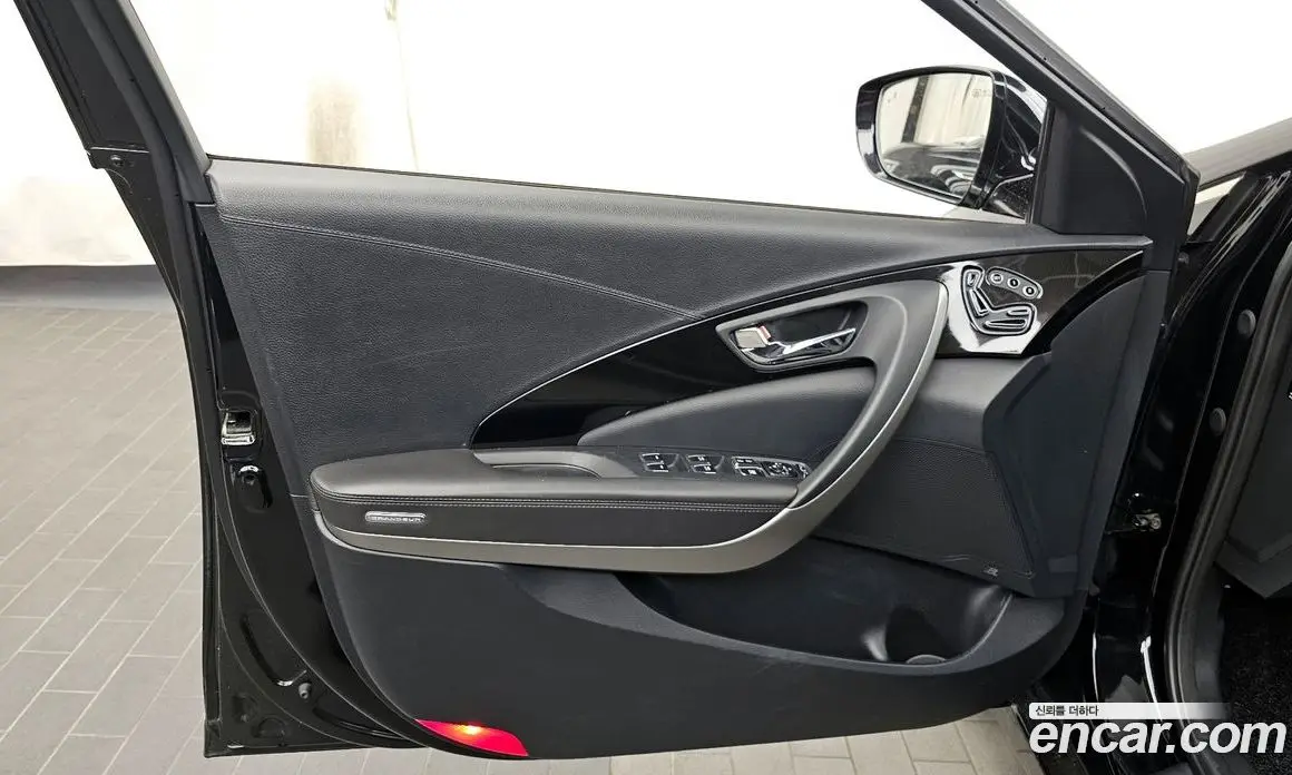 Hyundai Grandeur 2015 3.0 автомат (гидро), фото 14
