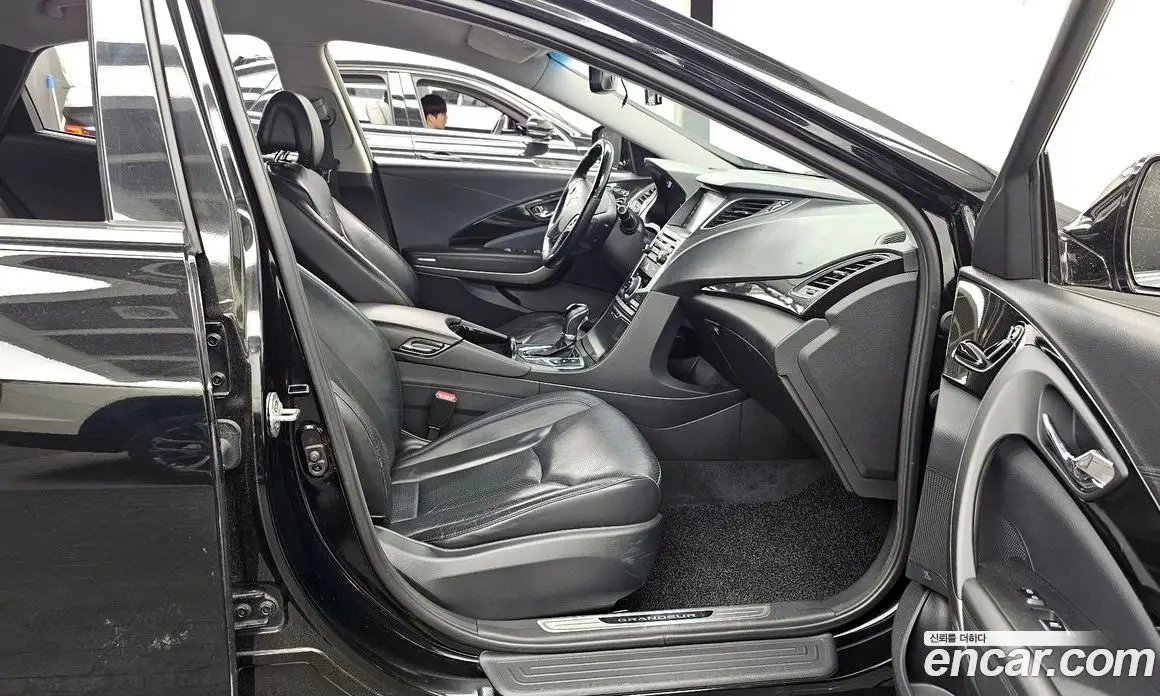 Hyundai Grandeur 2015 3.0 автомат (гидро), фото 17