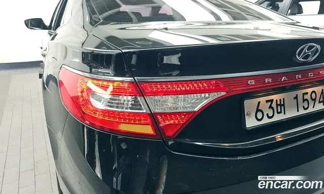 Hyundai Grandeur 2015 3.0 автомат (гидро), миниатюра 9