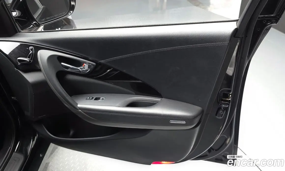 Hyundai Grandeur 2016 3.0 автомат (гидро), фото 14