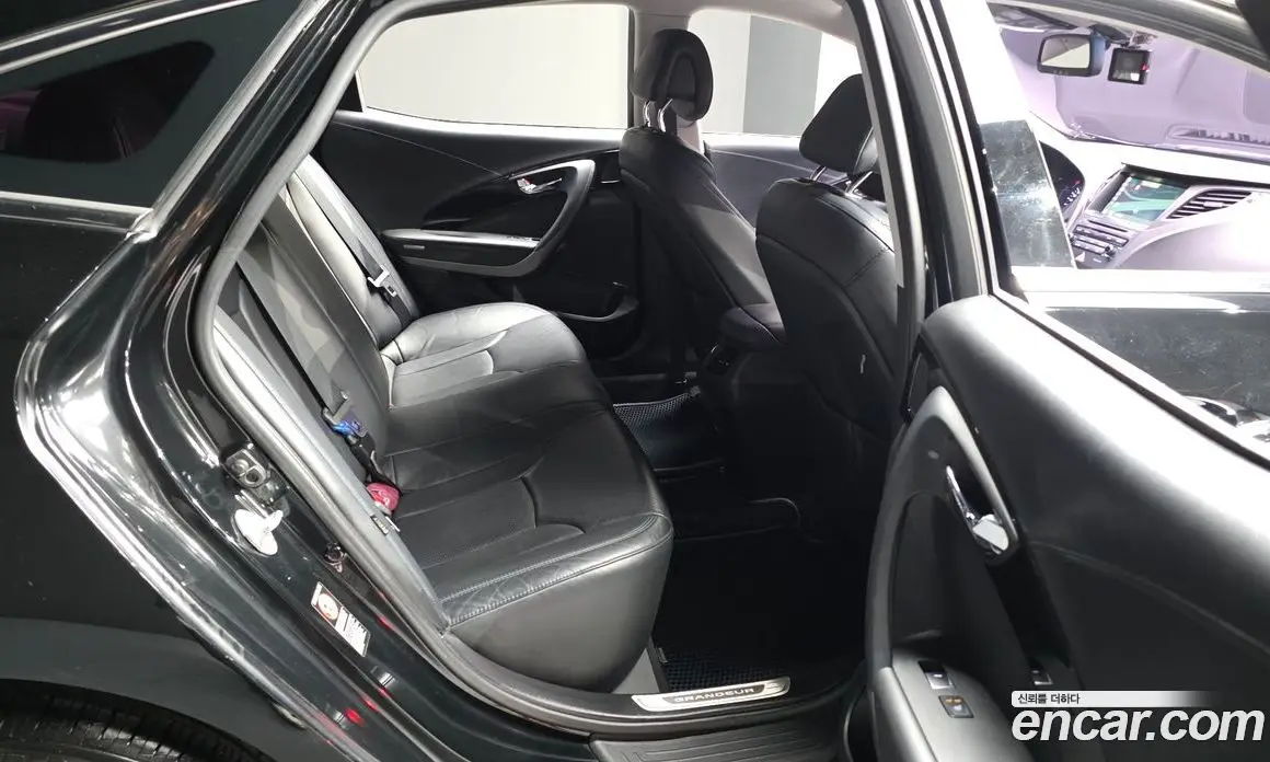 Hyundai Grandeur 2016 3.0 автомат (гидро), фото 17
