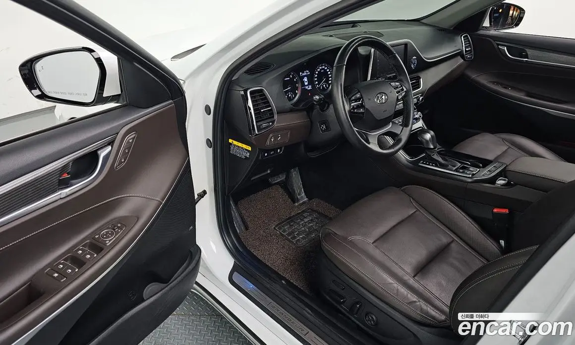 Hyundai Grandeur 2017 2.4 автомат (гидро), фото 13