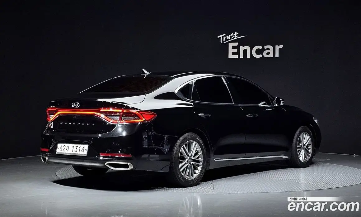 Hyundai Grandeur 2017 2.4 автомат (гидро), фото 2 Hyundai Grandeur 2017 2.4 автомат (гидро), фото 2