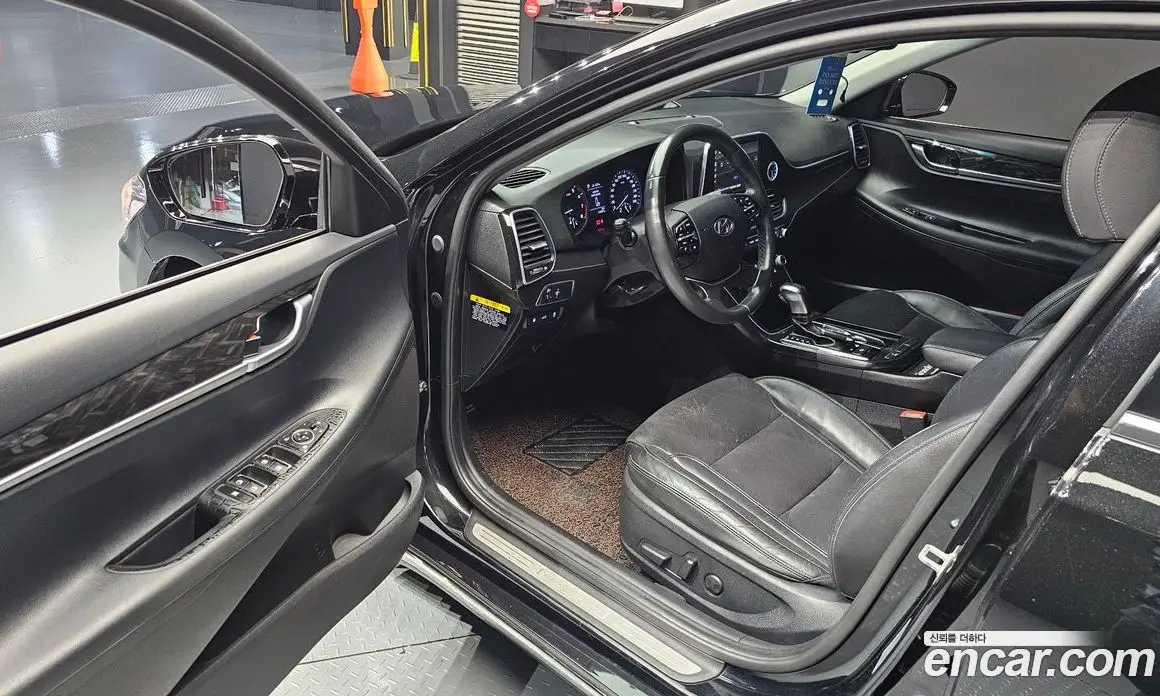 Hyundai Grandeur 2017 2.4 автомат (гидро), фото 13 Hyundai Grandeur 2017 2.4 автомат (гидро), фото 13