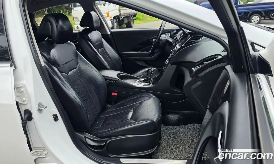 Hyundai Grandeur 2017 3.0 автомат (гидро), фото 11