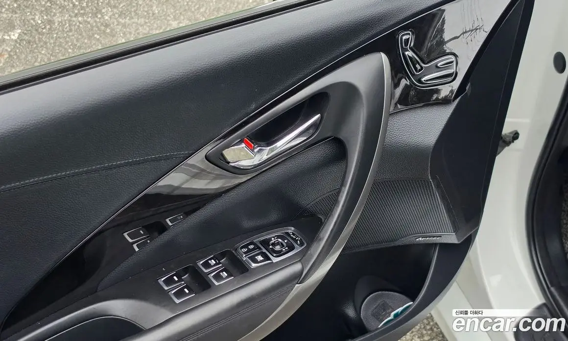 Hyundai Grandeur 2017 3.0 автомат (гидро), фото 18
