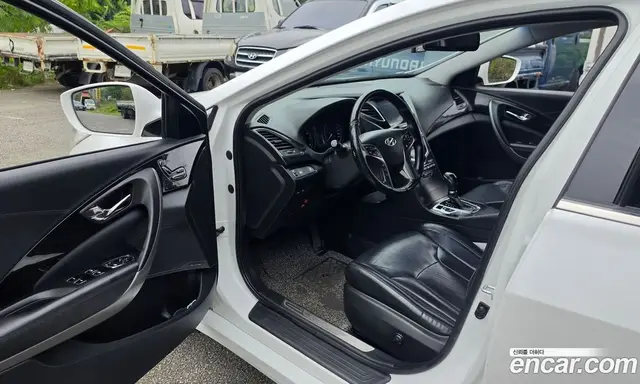 Hyundai Grandeur 2017 3.0 автомат (гидро), миниатюра 10