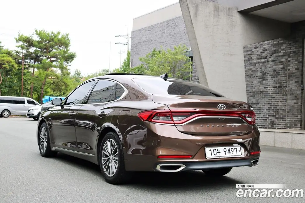 Hyundai Grandeur 2018 2.4 автомат (гидро), фото 4