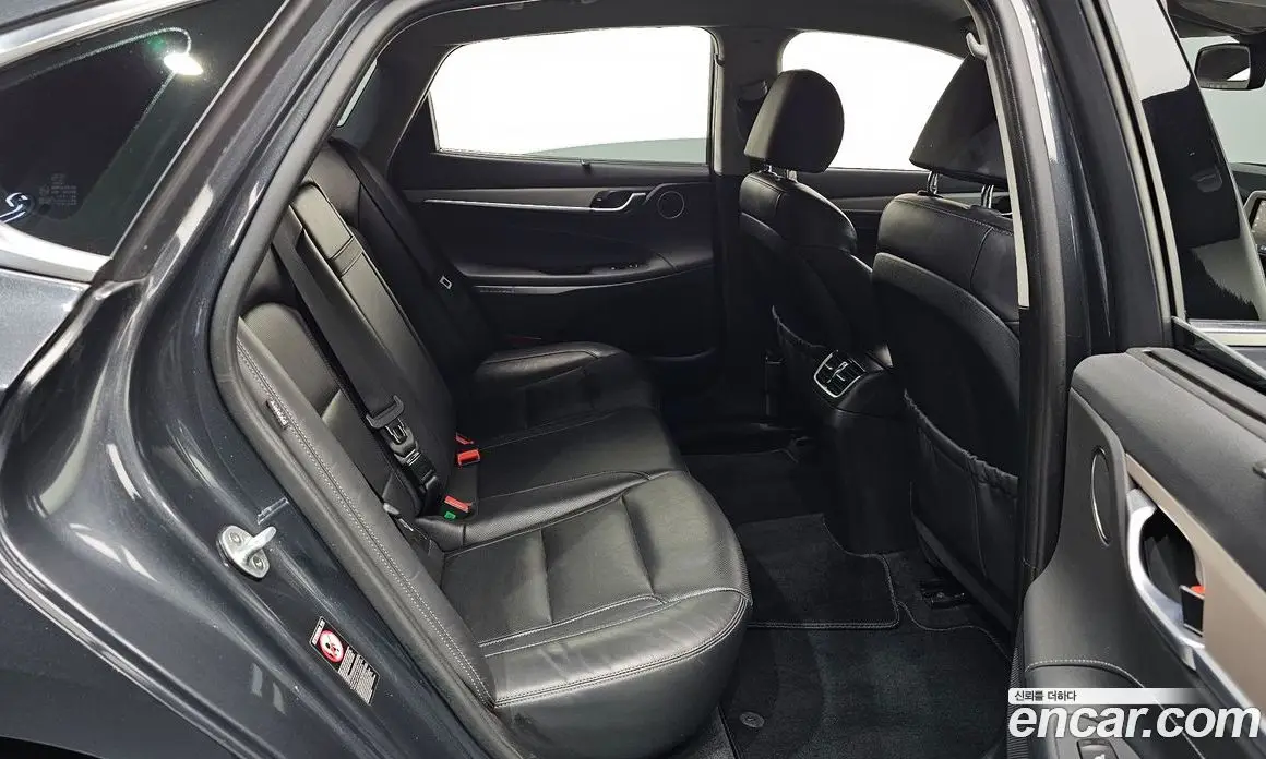 Hyundai Grandeur 2018 2.4 автомат (гидро), фото 11