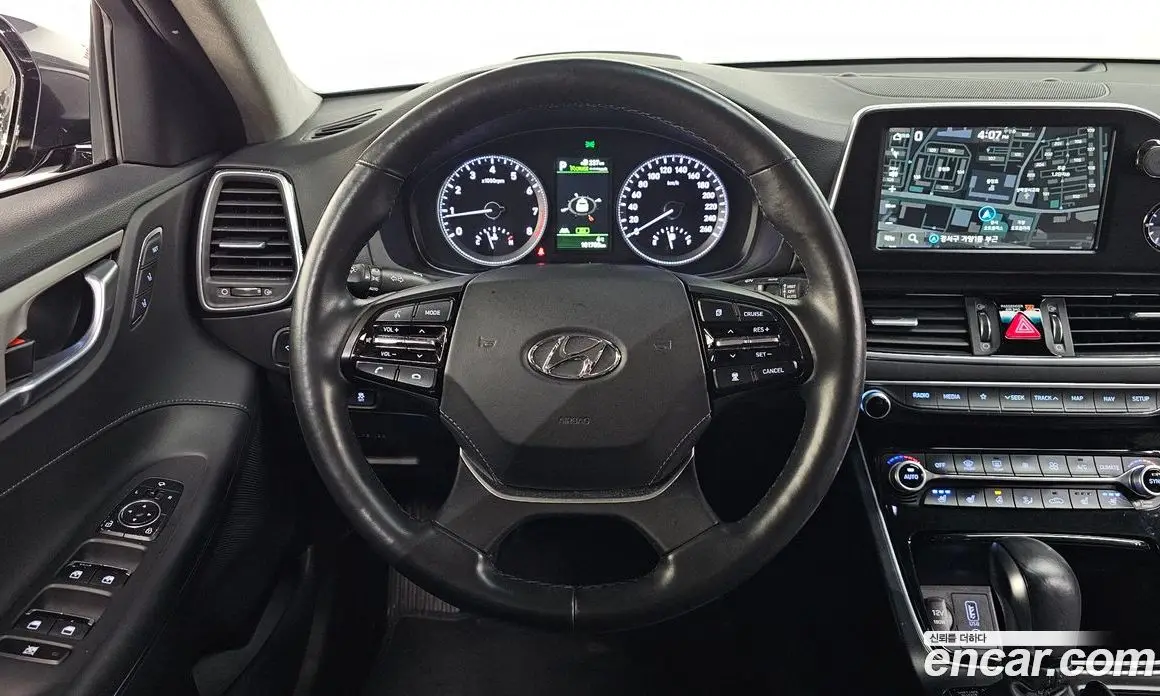 Hyundai Grandeur 2018 2.4 автомат (гидро), фото 13